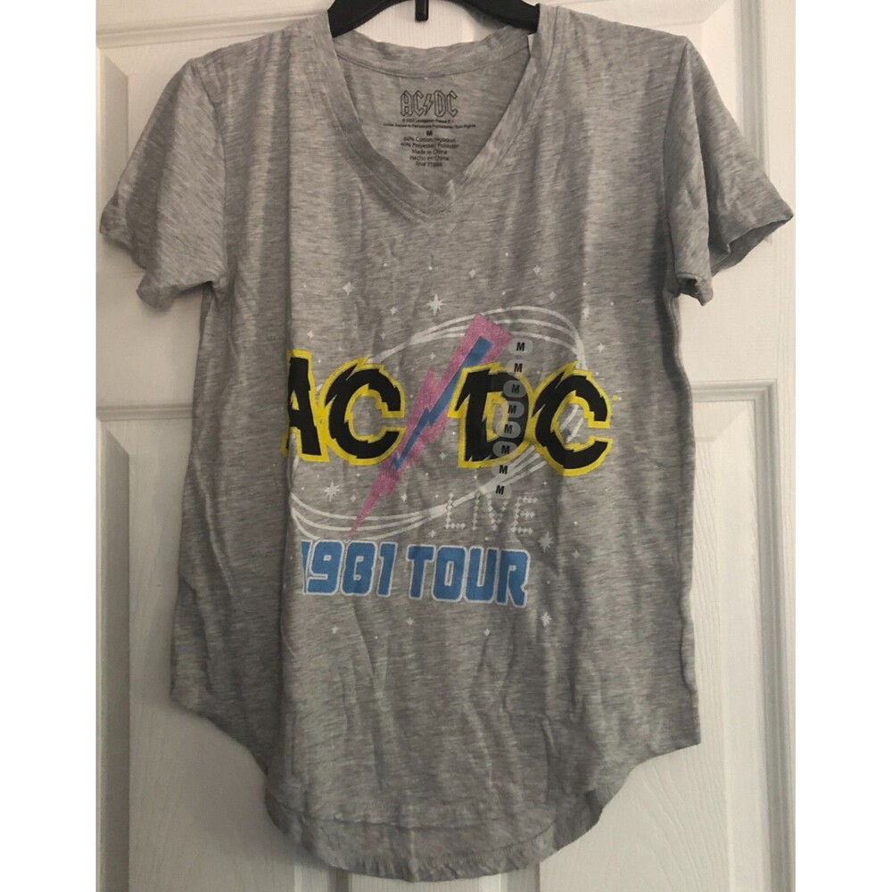 Juniors Gray AC/DC T-Shirt Size Medium NWT B2